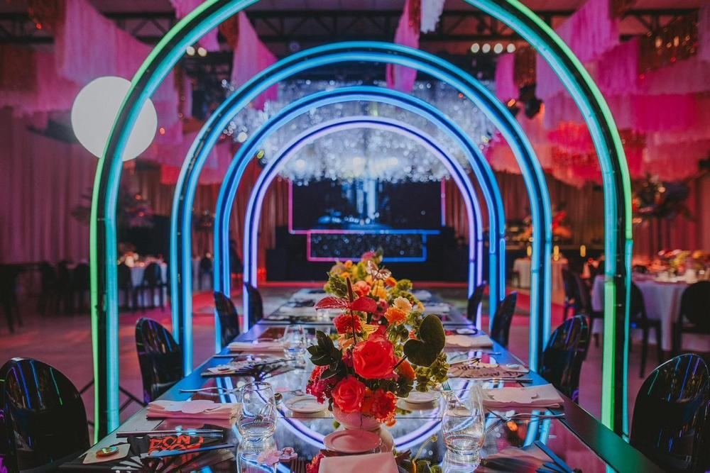 Arcos de Luz sobre Mesa Imperial